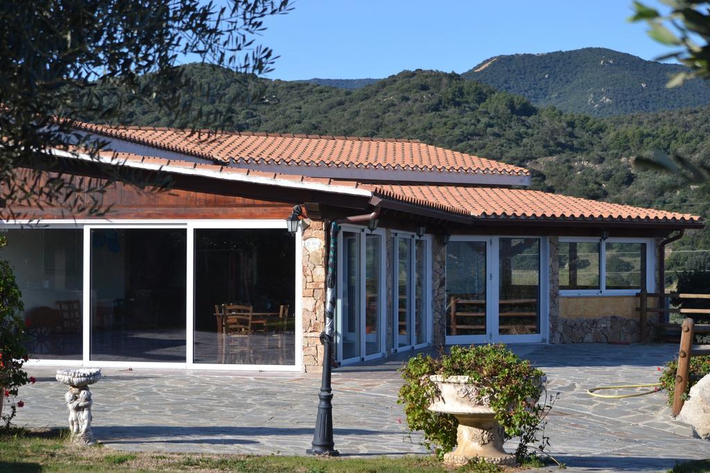 Agriturismo Gli Ulivi Castiadas Ngoại thất bức ảnh